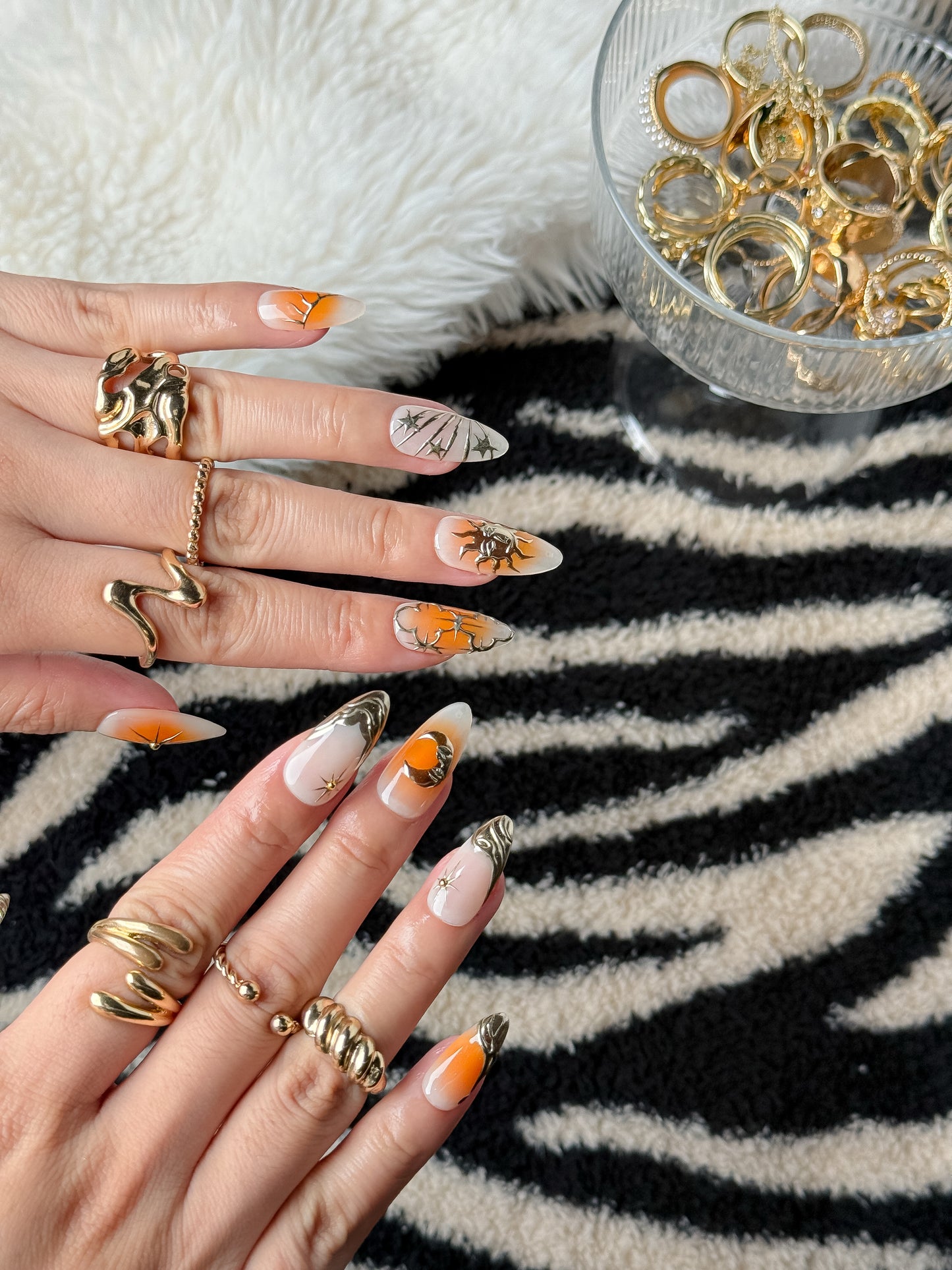Ongles Asteria de Nailmusée – design céleste avec lune et étoiles