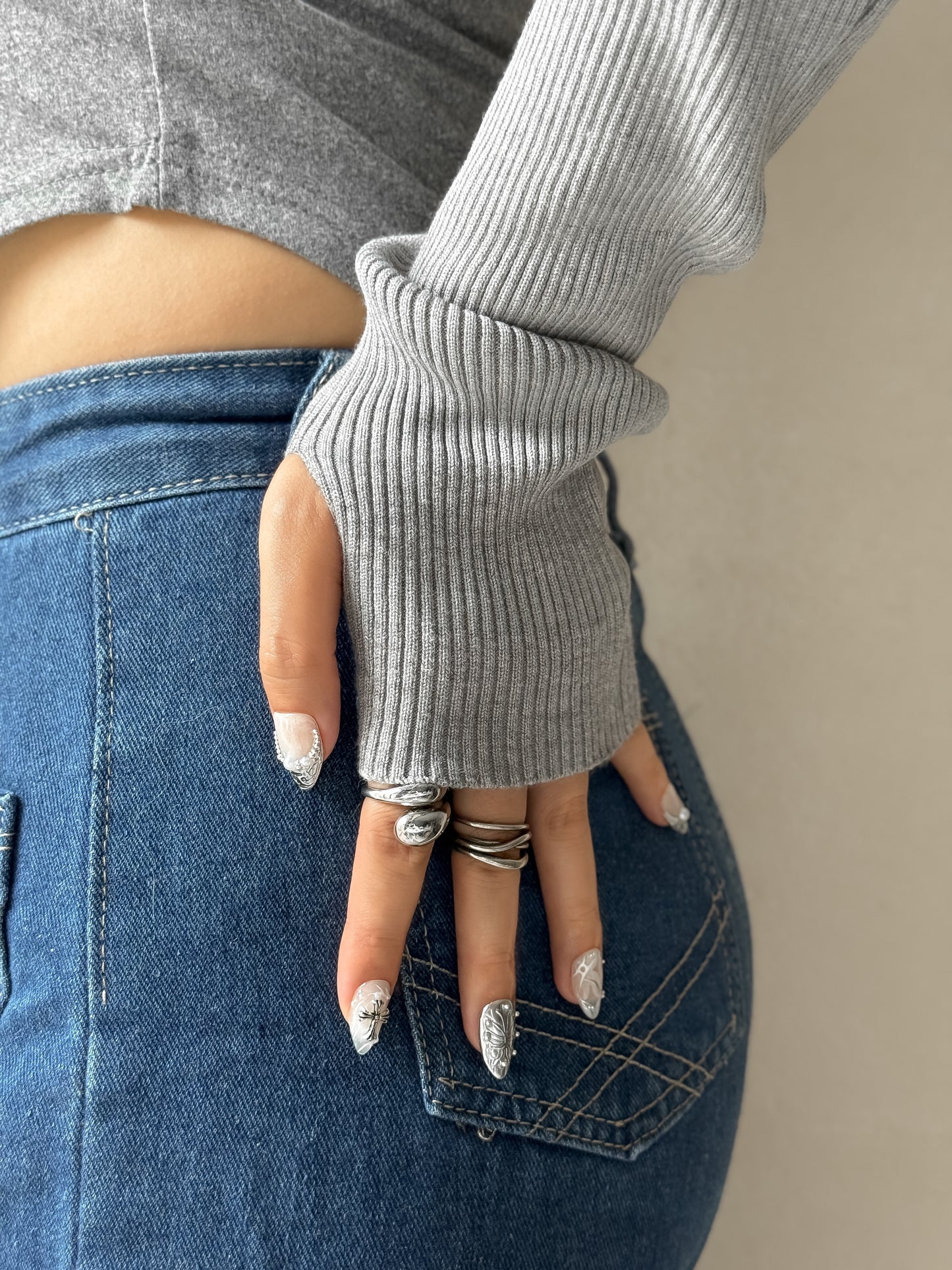 Luxury silver cross pearl press-on nails – gothic style