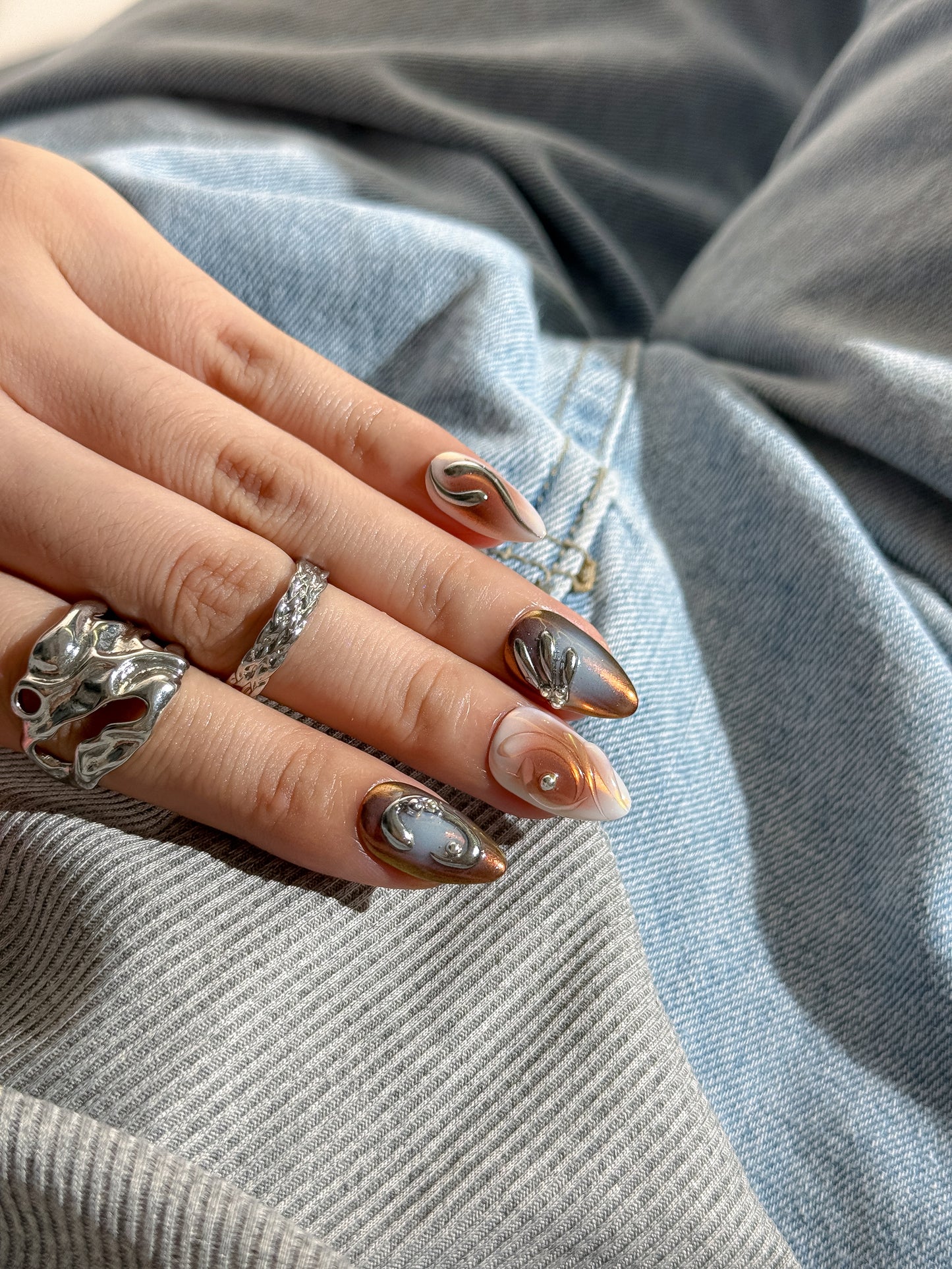 Ongles pressés métalliques Ombres d’Automne pour l’automne