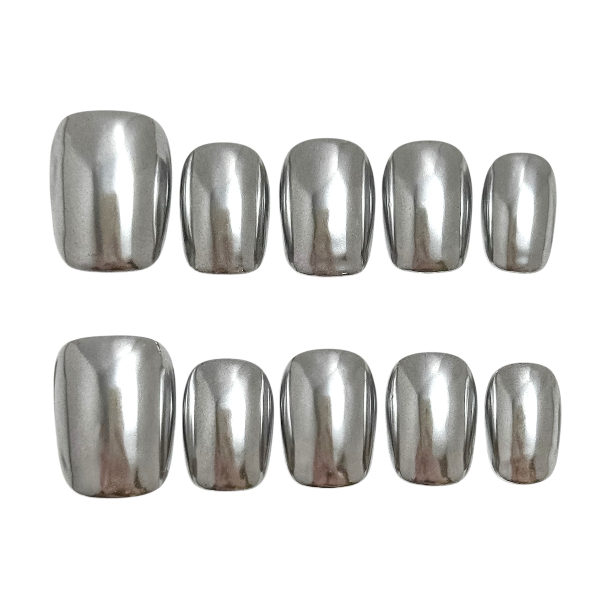 Ongles chromés futuristes effet métal liquide – Argentique NailMusee