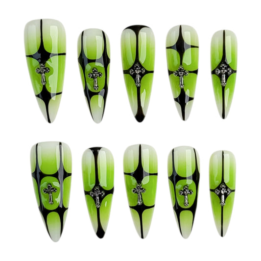Faux ongles vert néon avec détail croix et lignes noires – NailMusee Green Ritual