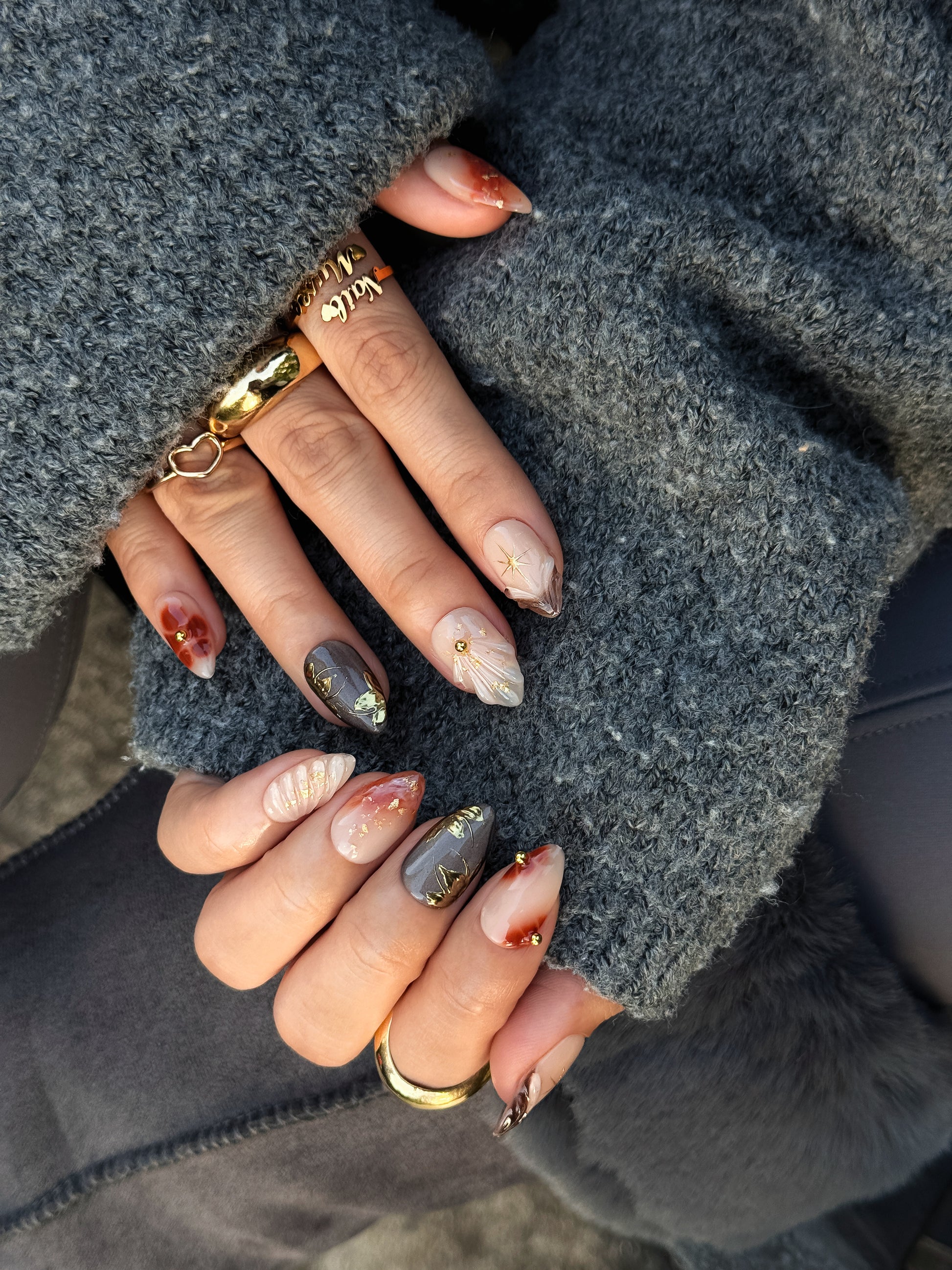 	Pose des faux ongles Caramélia sur la main