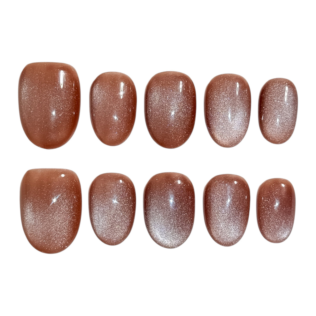 Cocoa Cat press on nails faits main marron cacao avec effet cat eye fin et lumineux