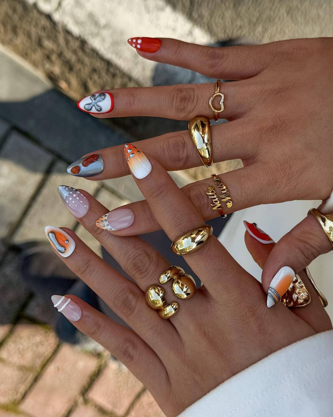 Ongles press-on orange Comme ca portés