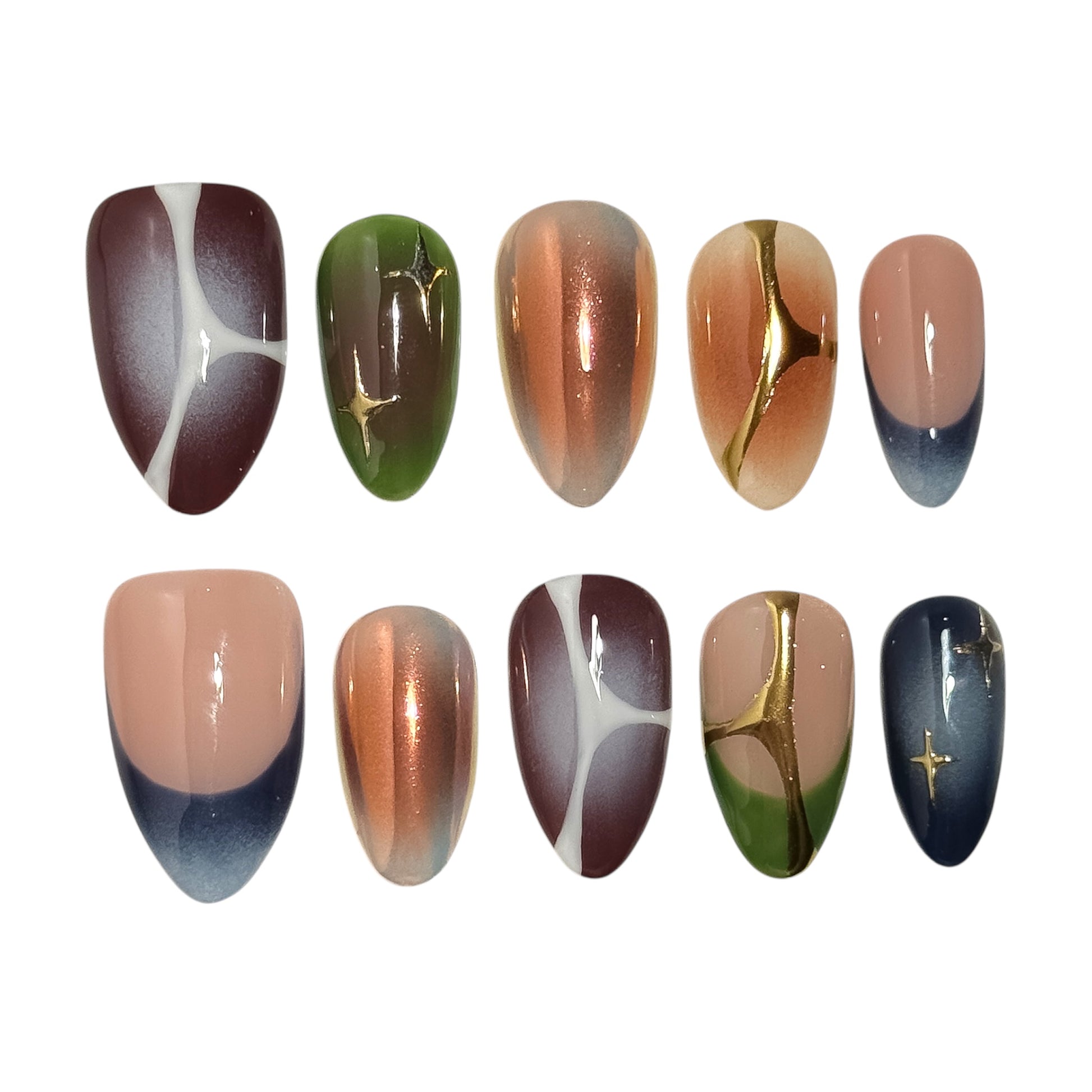 Ongles pressés Irisia avec dégradé coloré et reflets dorés – NailMusee