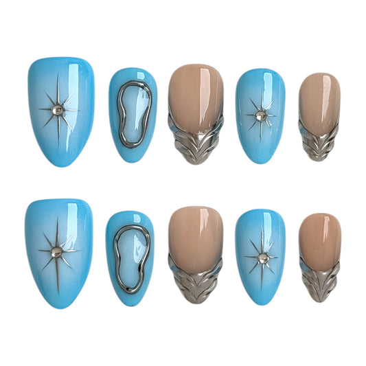 Détails des faux ongles Petit Ciel avec lignes argentées fines
