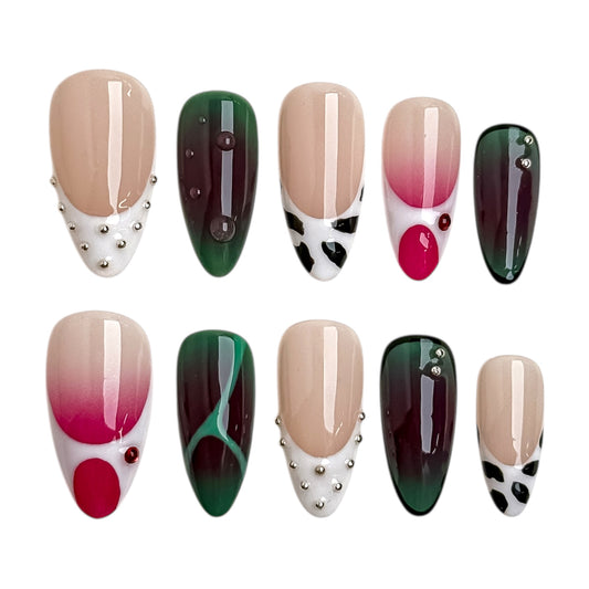Press-on nails Vert Fumé avec tons nude et vert fumé, finition brillante et style Y2K