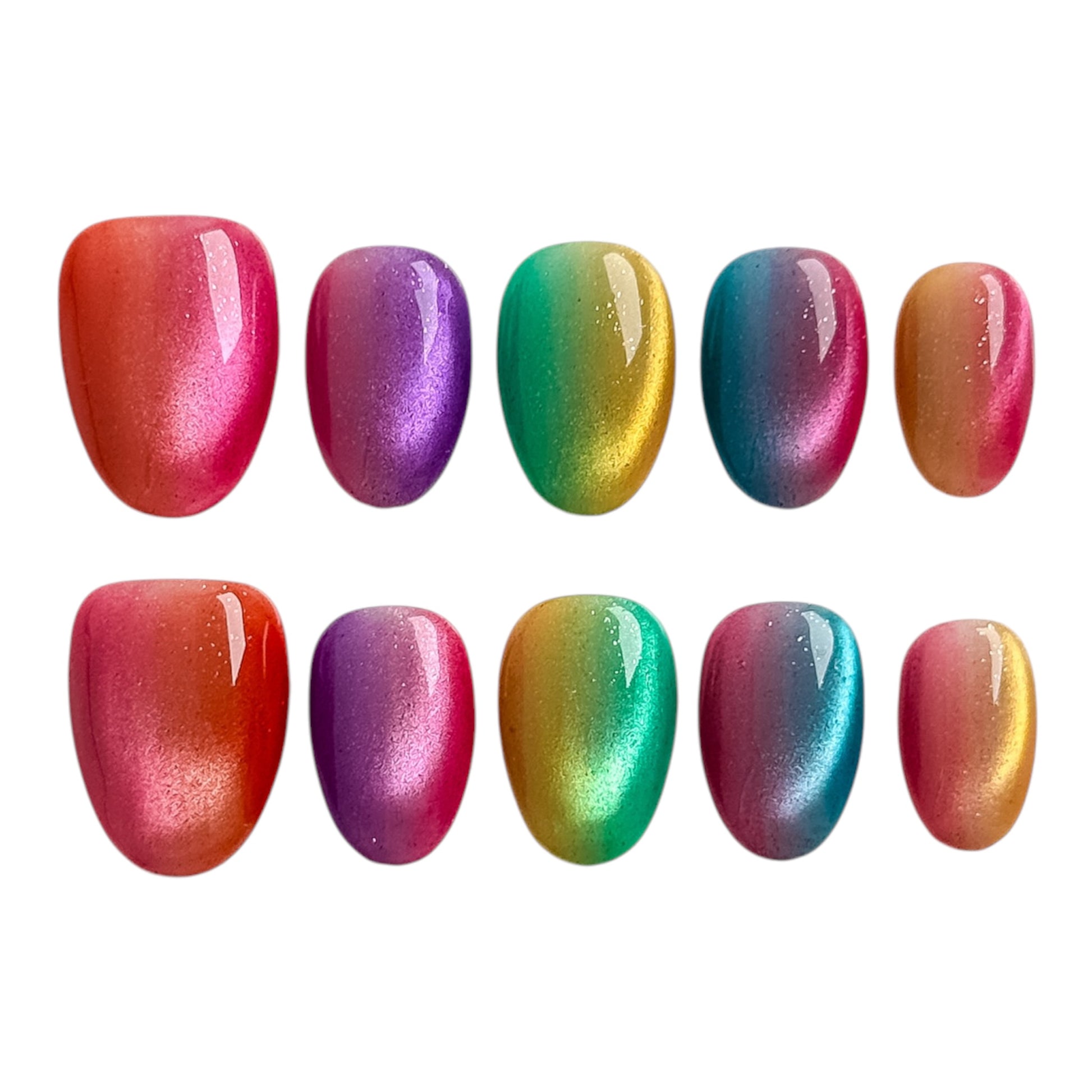 Ongles press-on Rainbow Aura avec dégradé arc-en-ciel et effet œil-de-chat irisé, faits main par NailMusee